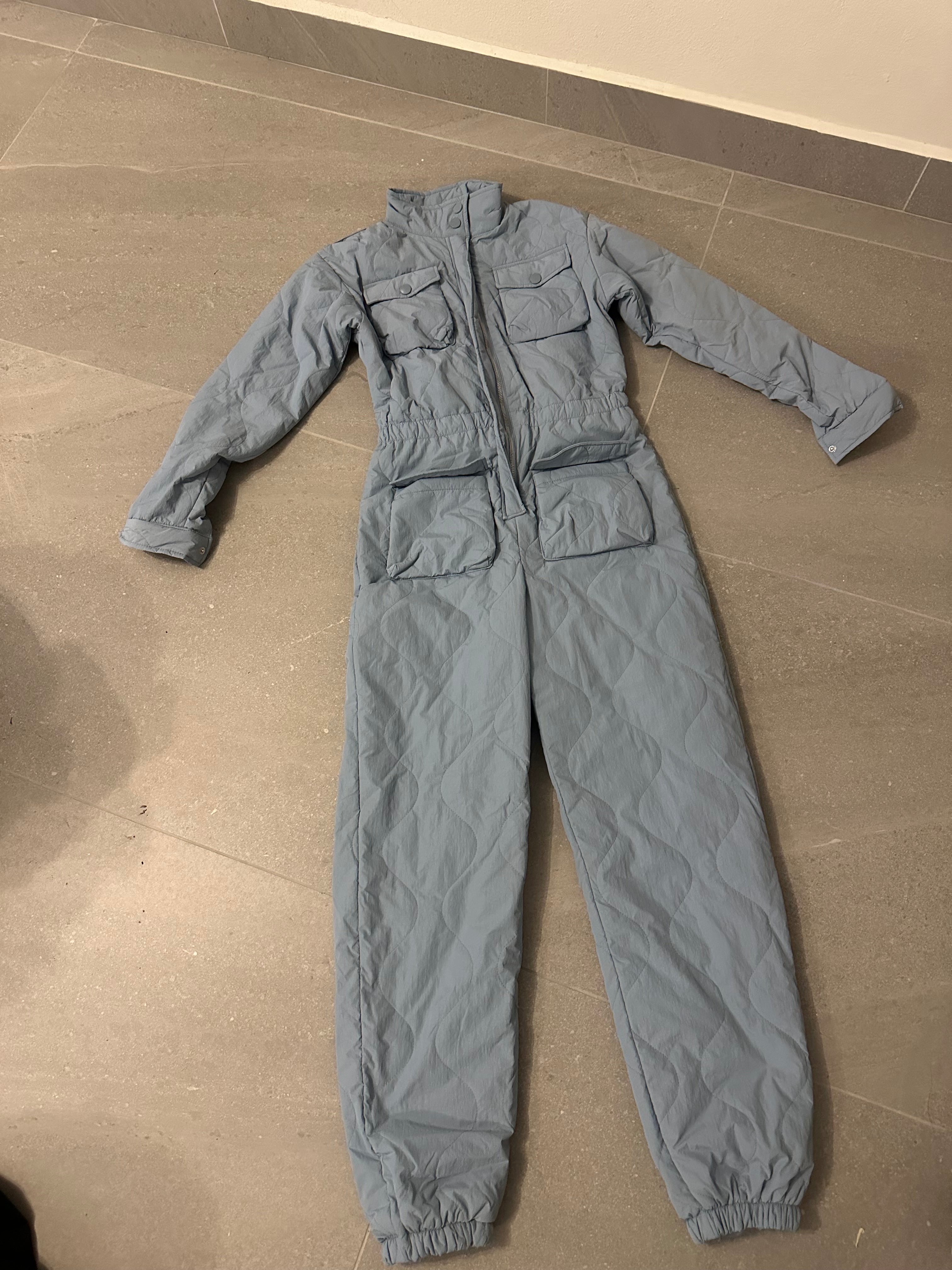 Ski suit
