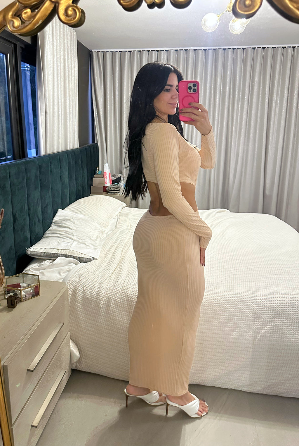 Nude dress stretch