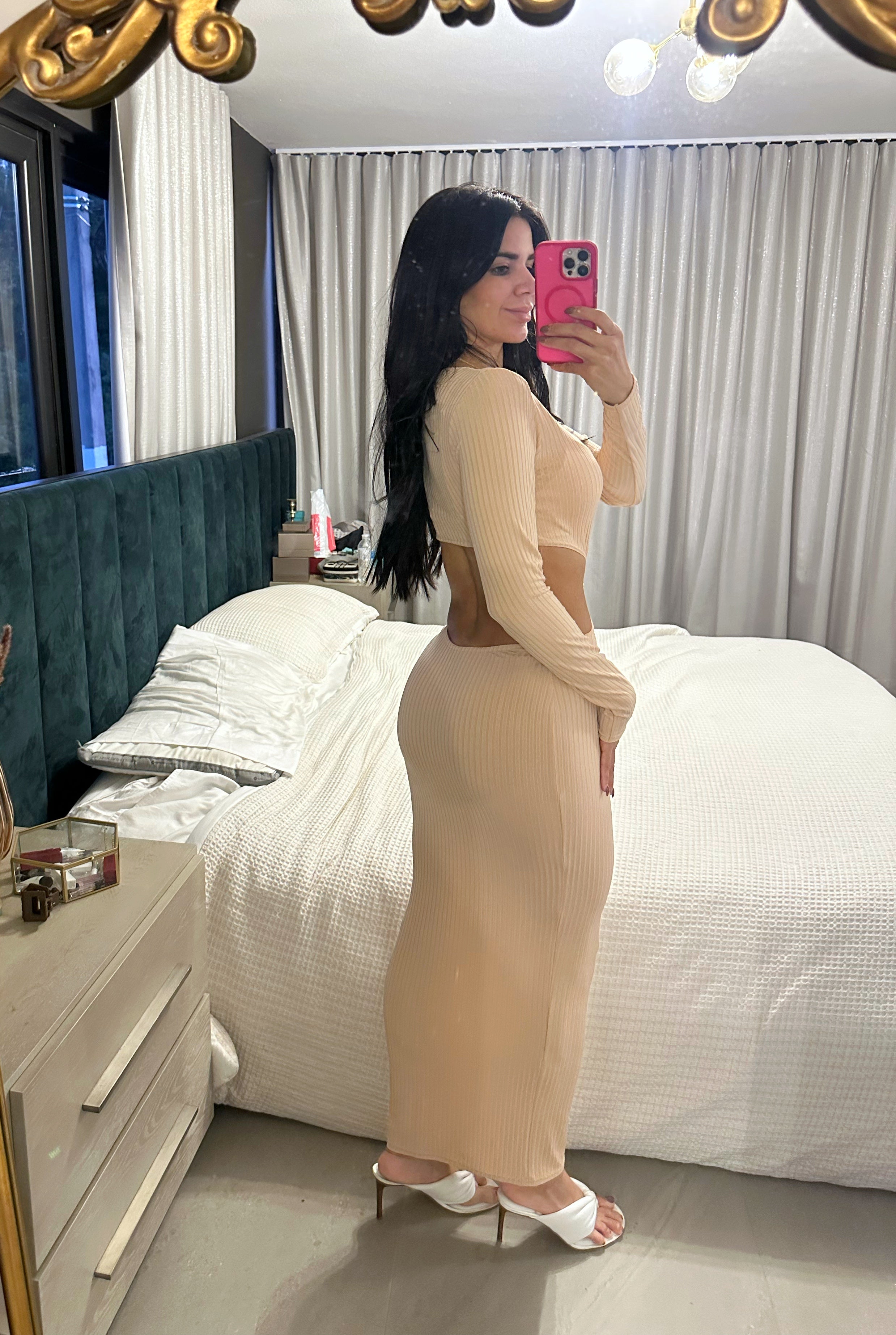 Nude dress stretch